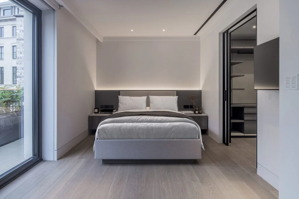 Little Chester Street: interior and property view 13