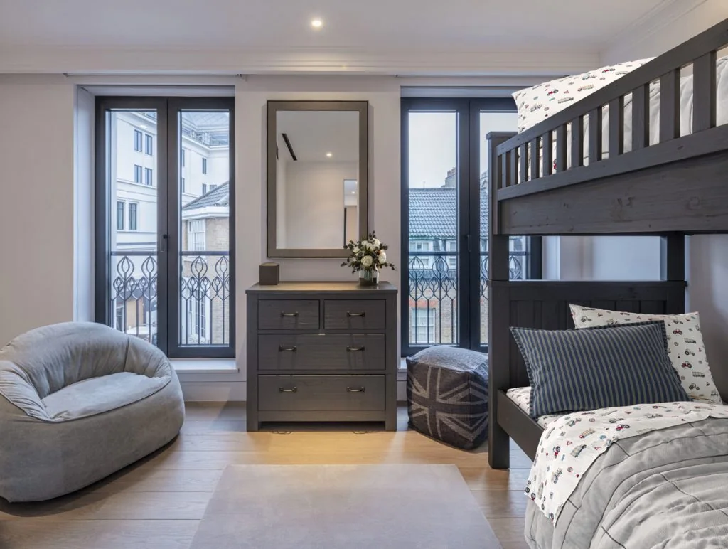 Little Chester Street: interior and property view 11